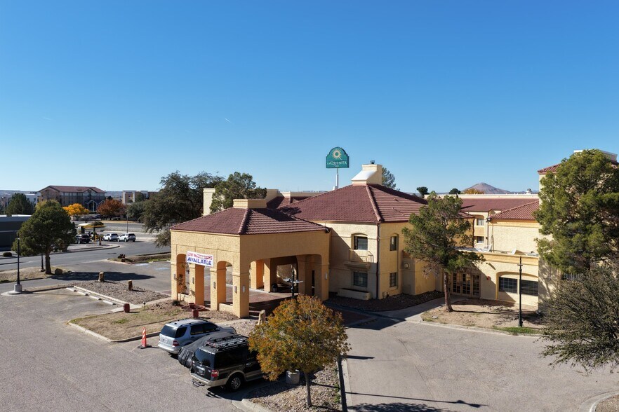 Primary Photo Of 790 Avenida de Mesilla, Las Cruces Hotel For Sale