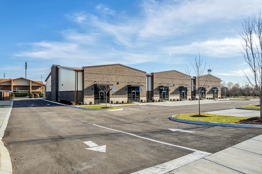 More Photos Of 1925 Business Campus Dr, Murfreesboro Service For Lease