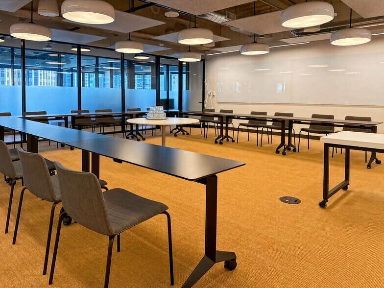 More Photos Of 1601 5th Ave, Seattle Coworking Space