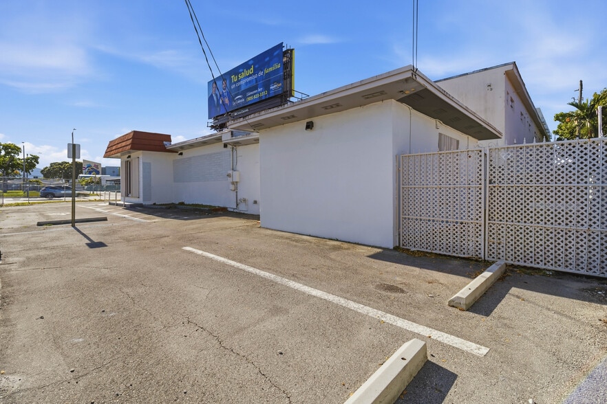 More Photos Of 470 NW 22nd Ave, Miami Office For Sale