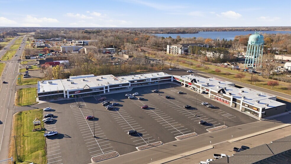 More Photos Of 804-840 S Lake St, Forest Lake General Retail For Lease