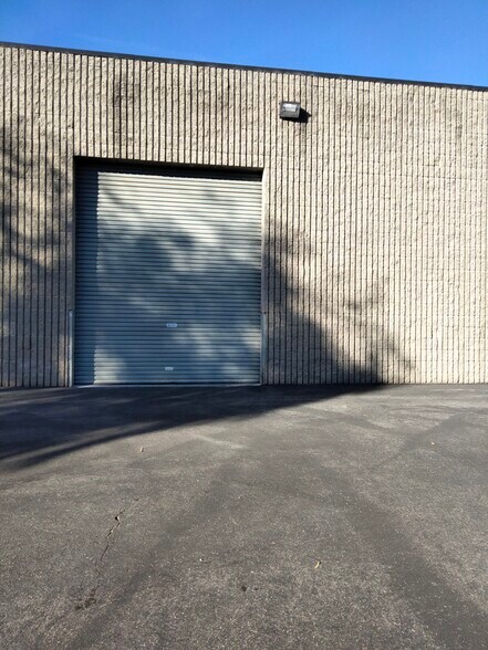 More Photos Of 4848 Colt St, Ventura Manufacturing For Sale