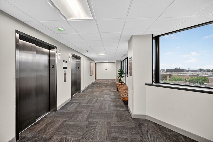 More Photos Of 1550 S Potomac St, Aurora Medical For Lease