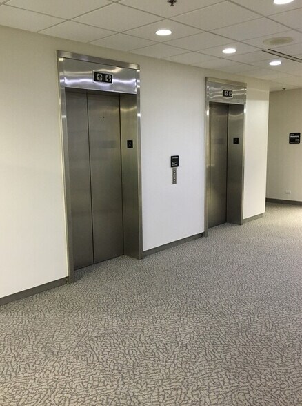 More Photos Of 1110 Jorie Blvd, Oak Brook Office For Lease