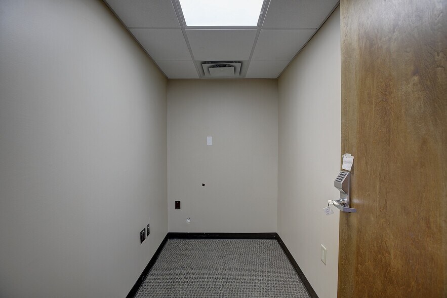 More Photos Of 810 S Rock St, Georgetown Apartments For Lease