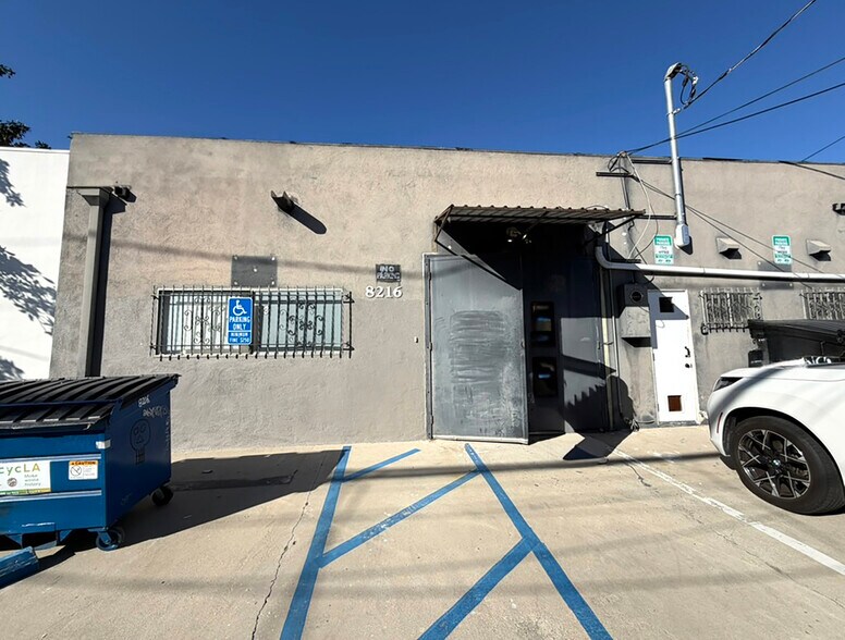 More Photos Of 8216 W 3rd St, Los Angeles Storefront For Lease