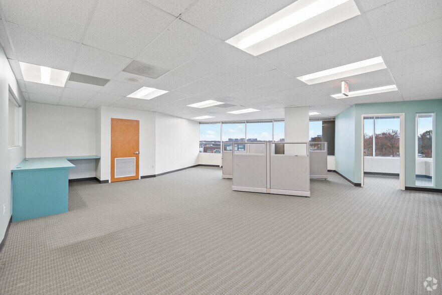 More Photos Of 12011 Lee Jackson Memorial Hwy, Fairfax Medical For Lease