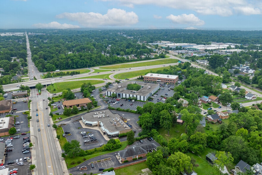 More Photos Of 9403 Kenwood Rd, Blue Ash Medical For Lease