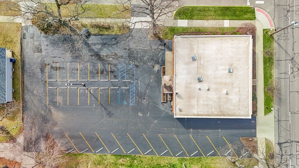 More Photos Of 2814 Franklin St, Michigan City Office For Sale