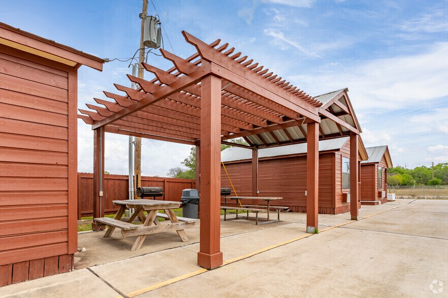 More Photos Of 108 E State Highway 72, Kenedy Hotel For Sale