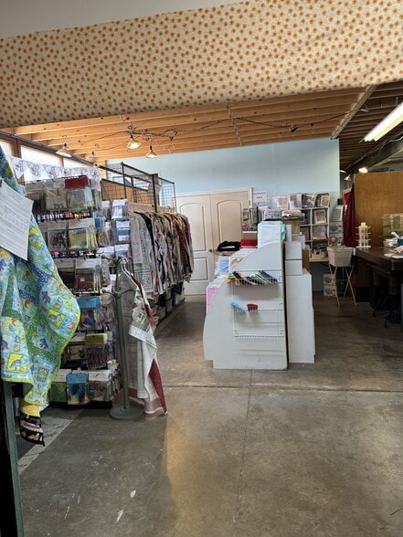 More Photos Of 1122-1128 Eureka Rd, Wyandotte Storefront Retail Office For Sale