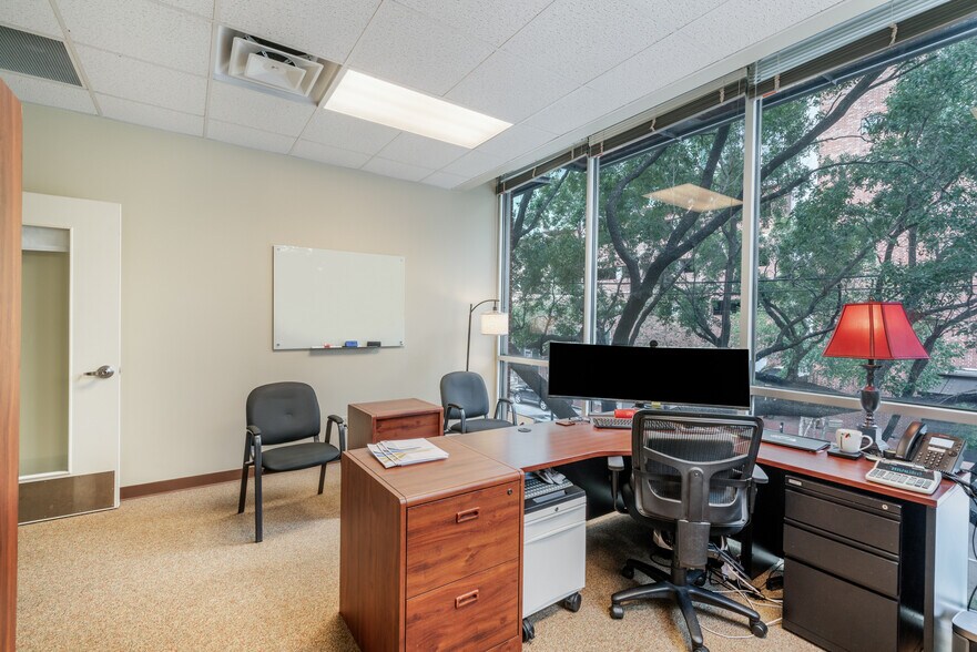 More Photos Of 402 Pierce, Houston Office For Lease