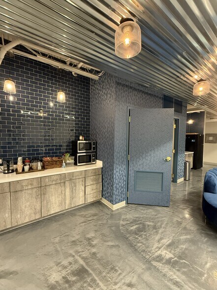 More Photos Of 767 E Brookhaven Cir E, Memphis Medical For Sale