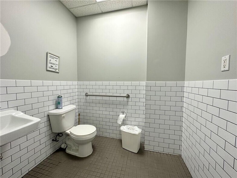 More Photos Of 1585 Pitkin Ave, Brooklyn Storefront For Sale