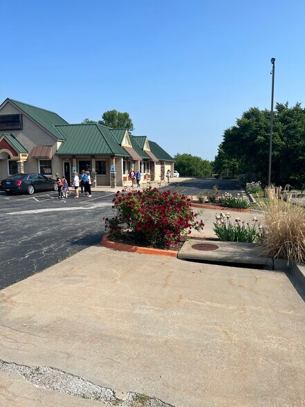 More Photos Of 4229 Frederick Ave, Saint Joseph Restaurant For Sale