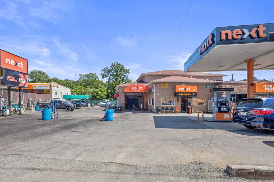 More Photos Of 146 N Main St, Spring Valley Service Station For Sale