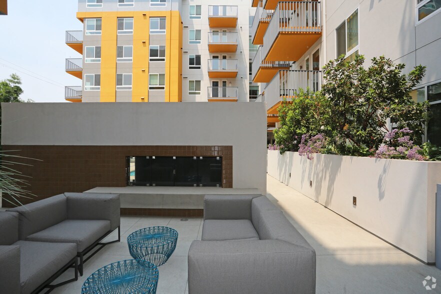 More Photos Of 424 W Pico Blvd, Los Angeles Apartments For Lease