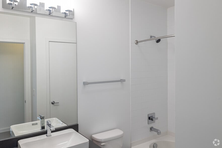 More Photos Of 2900 Main Line Blvd, Alexandria Apartments For Sale