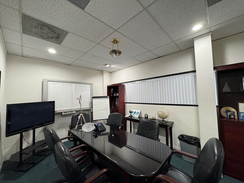 More Photos Of 457 Palm Dr, Glendale Loft Creative Space For Lease