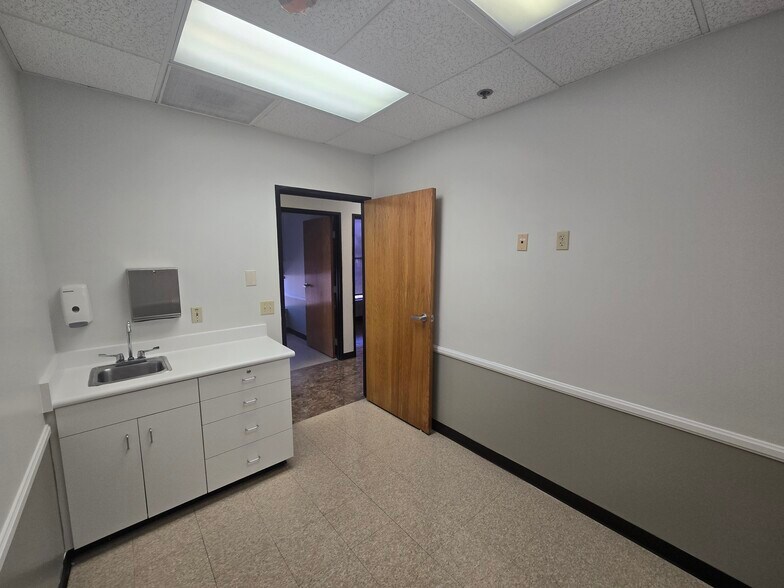 More Photos Of 2150 N Waterman Ave, San Bernardino Medical For Lease