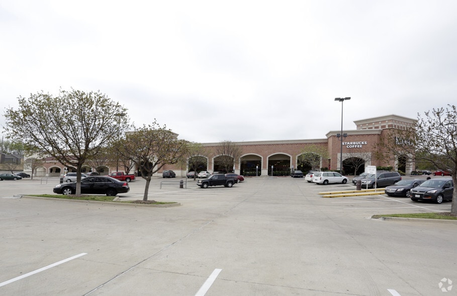 More Photos Of 9140 Forest Ln, Dallas Supermarket For Lease