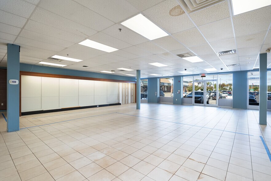 More Photos Of 1481 State Route 23, Butler Storefront For Lease