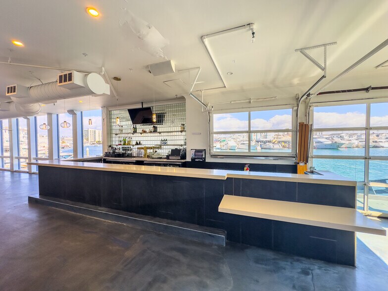 More Photos Of 2406 Newport Blvd, Newport Beach Restaurant For Lease