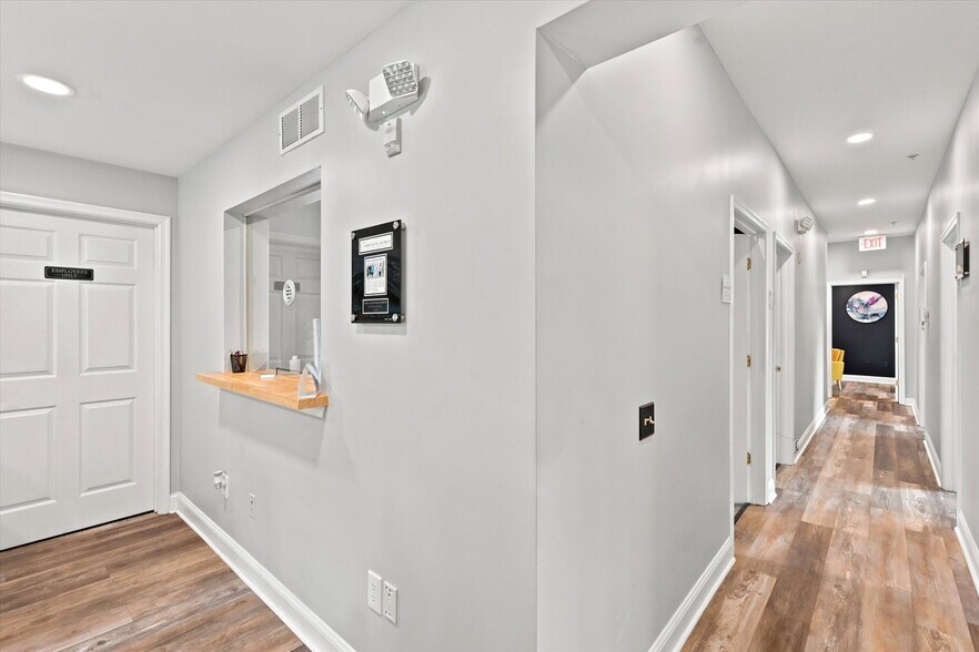 More Photos Of 103 Garris Rd, Downingtown Medical For Sale