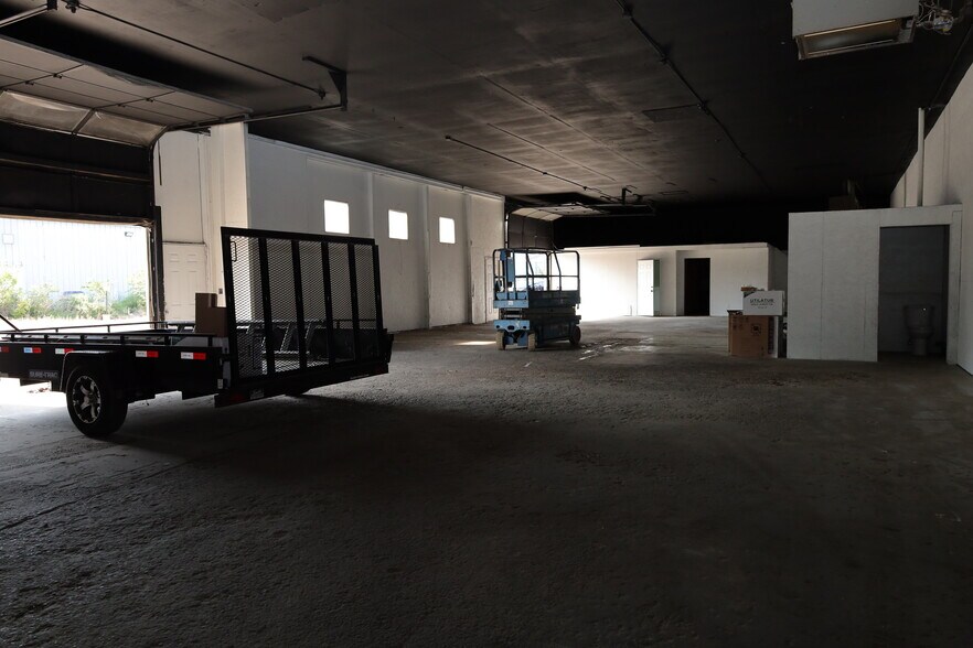 More Photos Of 6071 Branch Hill Guinea Rd, Milford Warehouse For Lease