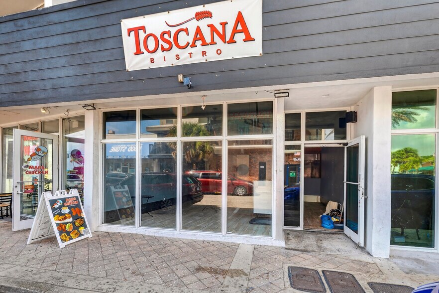 More Photos Of 3134-3150 NE 9th St, Fort Lauderdale Restaurant For Sale