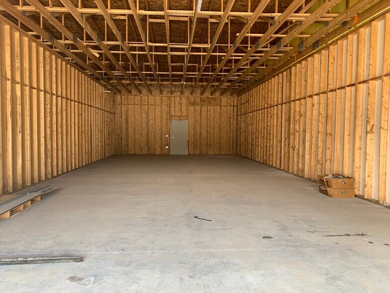 More Photos Of 1433 N 27th St, Lincoln Storefront Retail Office For Lease