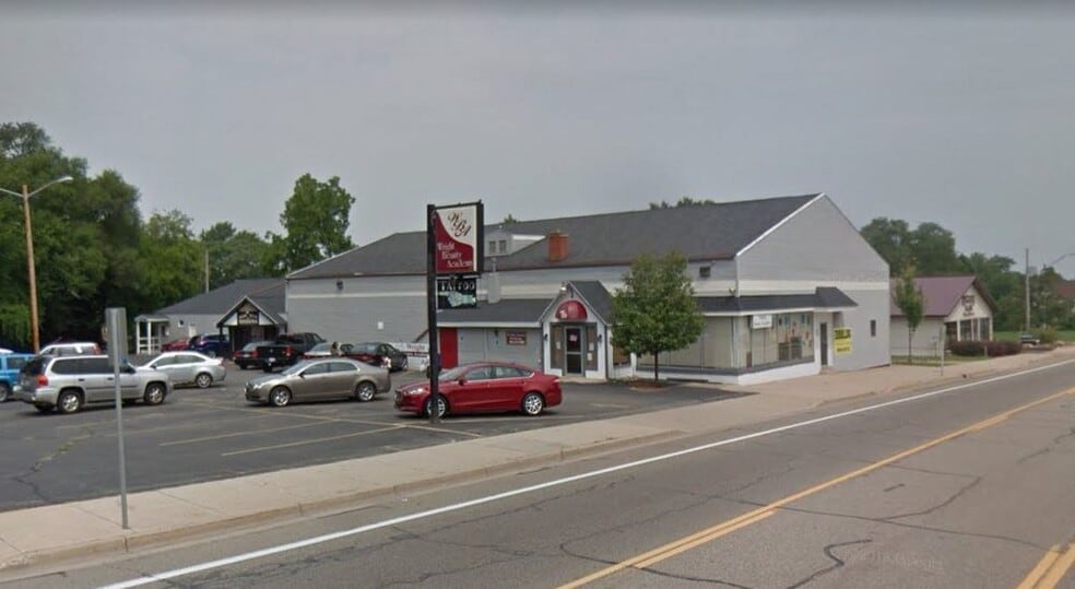 More Photos Of 492 Capital Ave SW, Battle Creek Freestanding For Sale