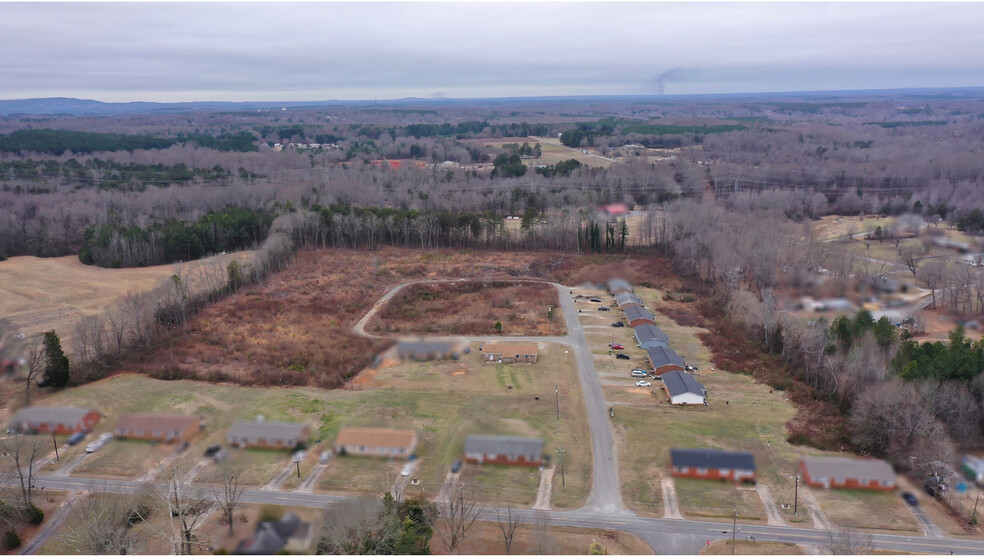 Primary Photo Of 3000 Drake Cir, Shelby Apartments For Sale