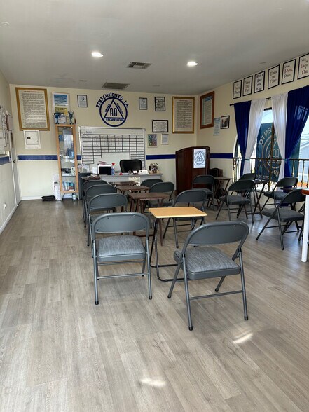 More Photos Of 4376 S Western Ave, Los Angeles Storefront Retail Office For Lease