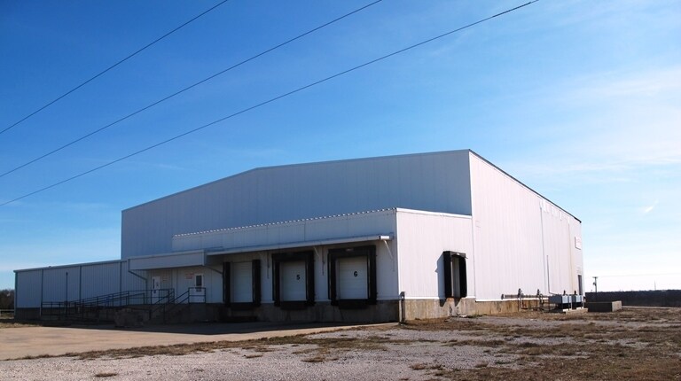 More Photos Of 72 Gibbons Rd, Sherman Refrigeration Cold Storage For Lease
