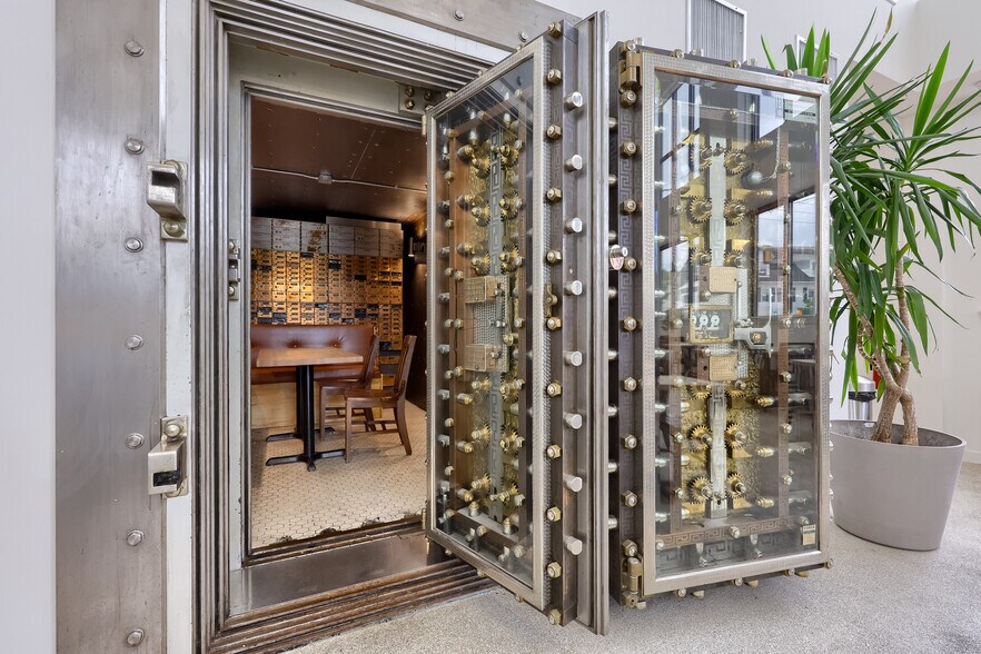 More Photos Of 1-7 W Main St, Mount Joy Bank For Sale