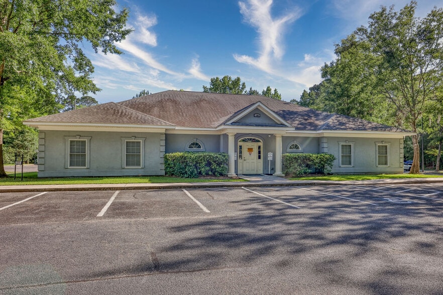 More Photos Of 1481 Dean Forest Rd, Savannah Medical For Lease