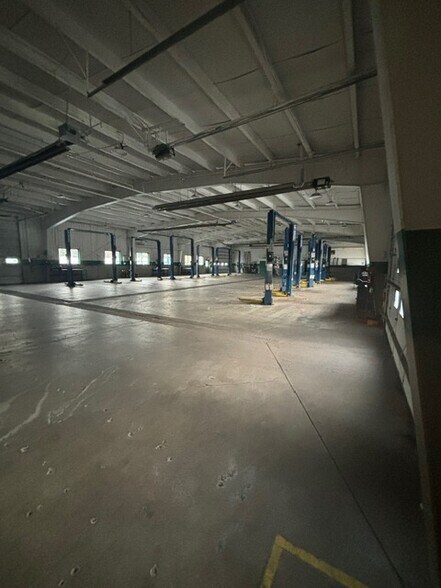 More Photos Of 3861-3870 West Rd, Cortland Auto Dealership For Sale