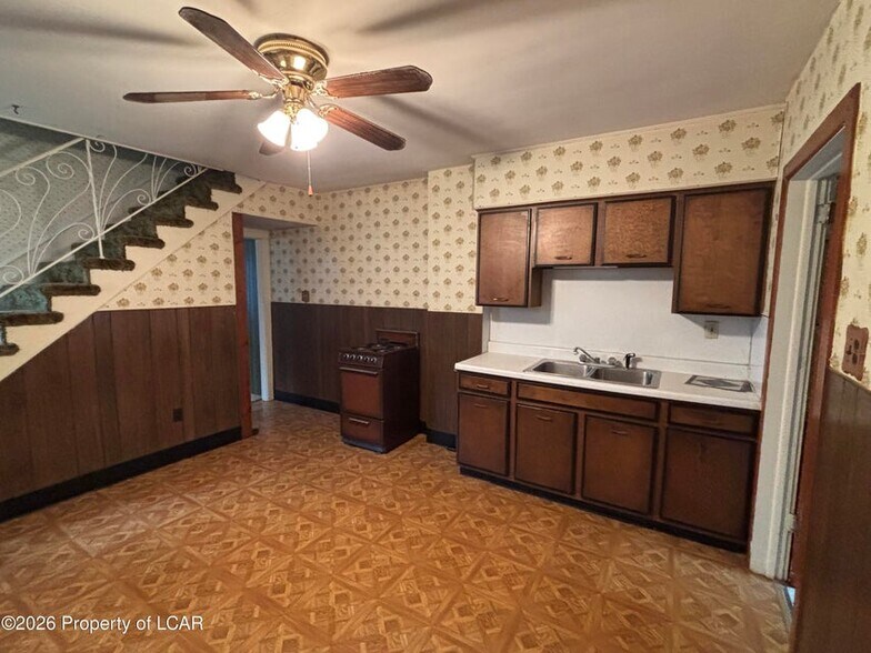 More Photos Of 12 Hill St, Glen Lyon Apartments For Sale