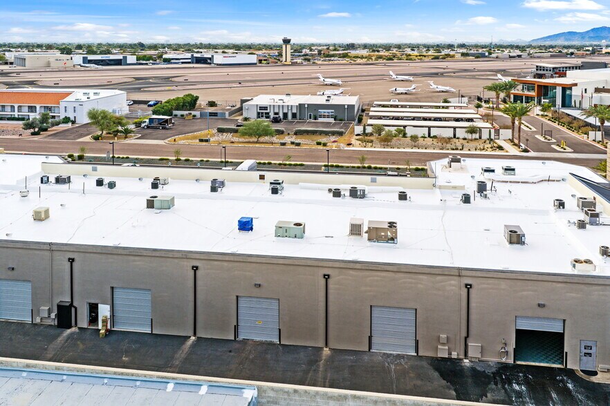 More Photos Of 7900 E Greenway Rd, Scottsdale Warehouse For Lease