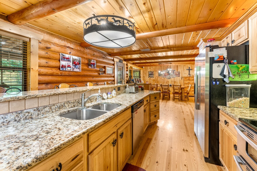 More Photos Of 228 Pattie Gap Rd, Philadelphia Apartments For Sale