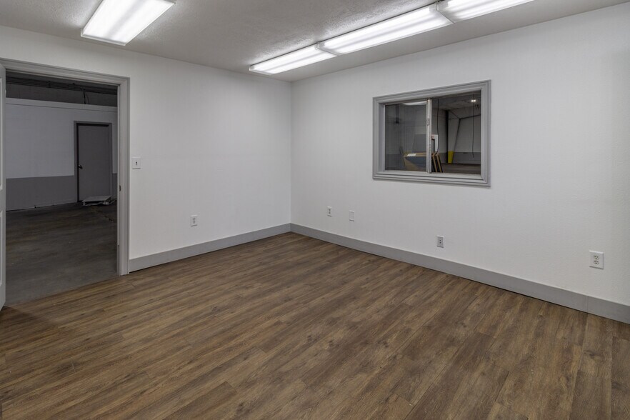 More Photos Of 525 E Clark St, Pocatello Auto Repair For Lease
