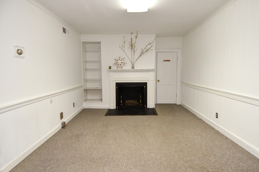 More Photos Of 109 S Fairfax St, Alexandria Office For Sale