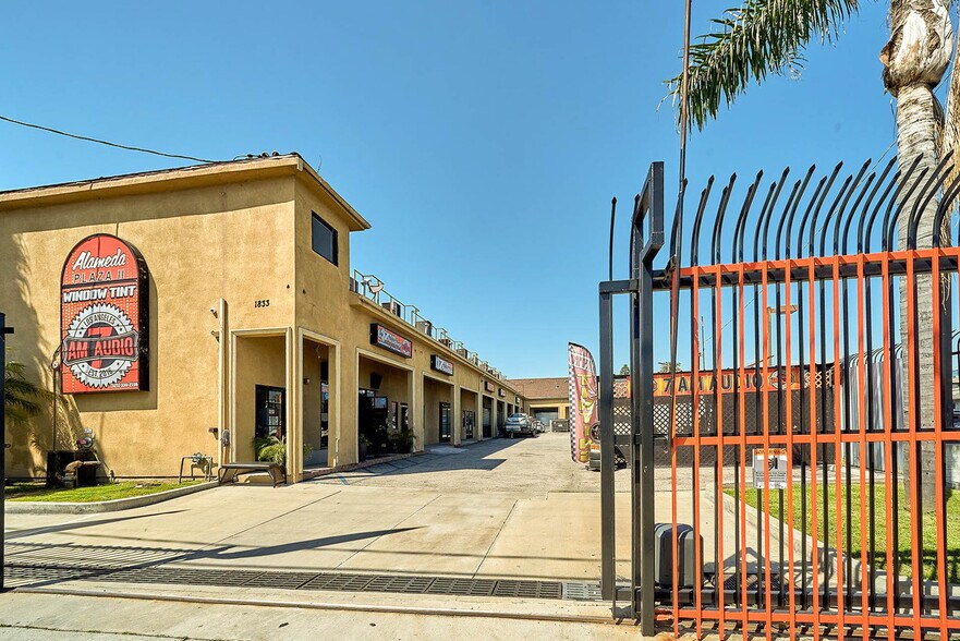 More Photos Of 1833 E Vernon Ave, Los Angeles General Retail For Sale