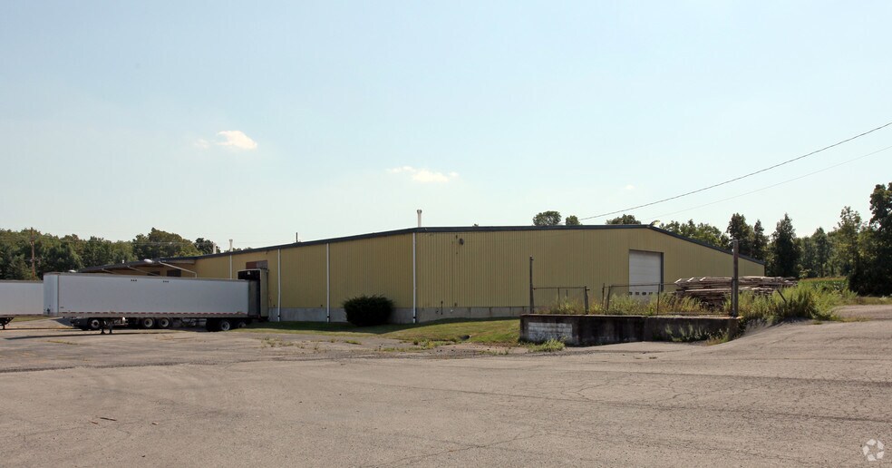 More Photos Of 1360 County Road 8, Farmington Warehouse For Lease