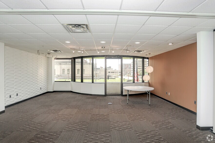 More Photos Of 429 N Pennsylvania St, Indianapolis Office For Lease