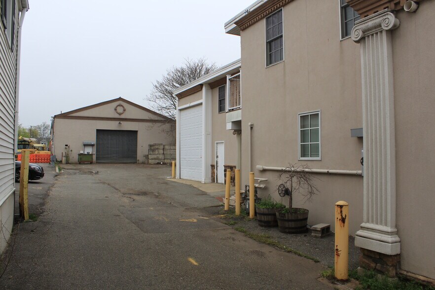 More Photos Of 349 Union Ave, Westbury Warehouse For Sale