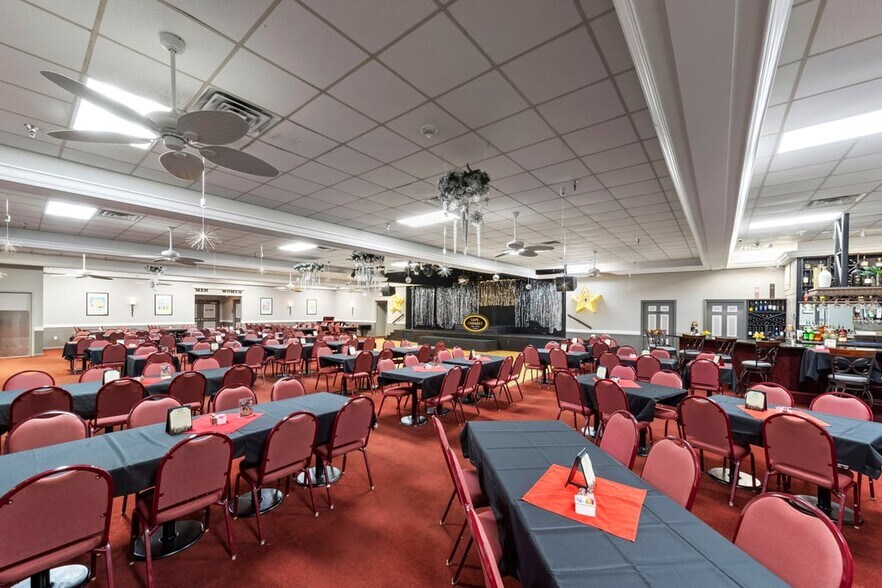 More Photos Of 4725 Vincennes Blvd, Cape Coral Restaurant For Sale