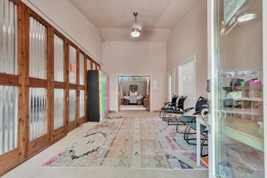 More Photos Of 4002 E Highway 290, Dripping Springs Freestanding For Sale