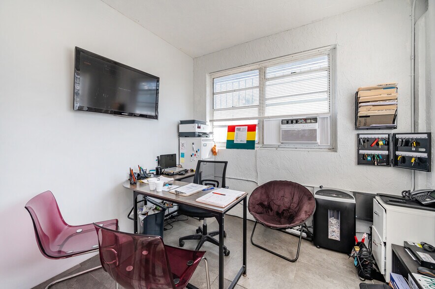 More Photos Of 660-680 NW 71st St, Miami Warehouse For Sale